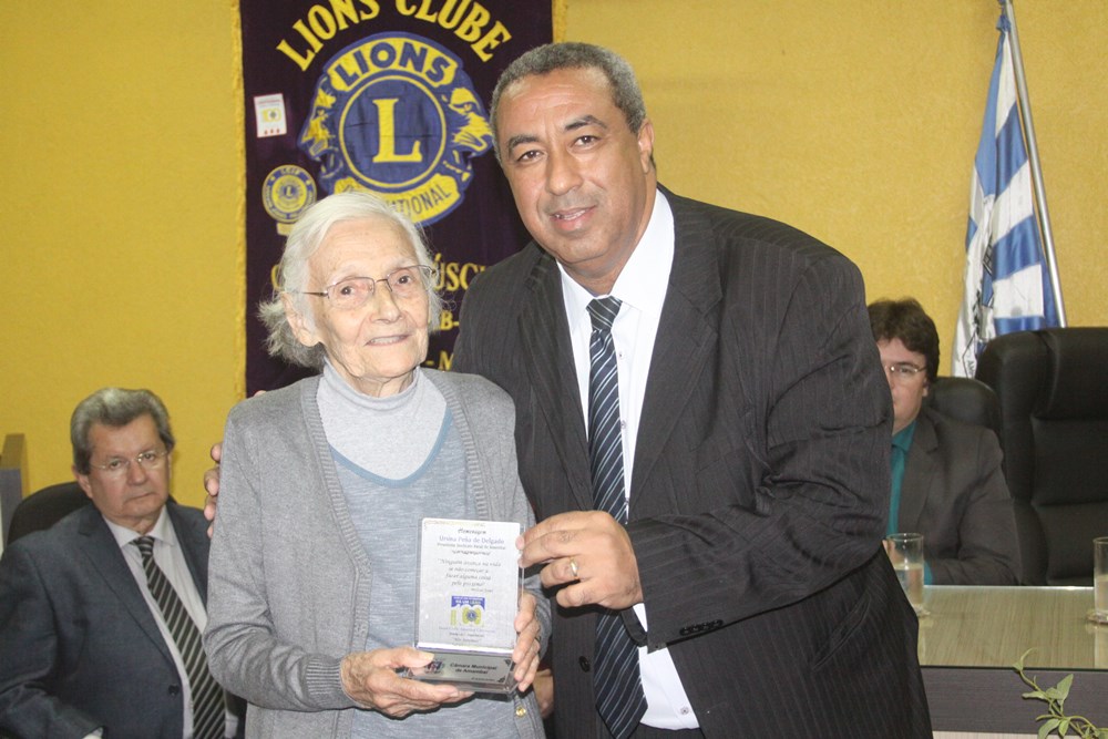 Câmara Municipal realiza solenidade em comemoração aos 100 anos do Lions Clube 21.JPG