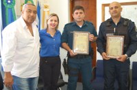 Câmara homenageia policiais militares de Amambai