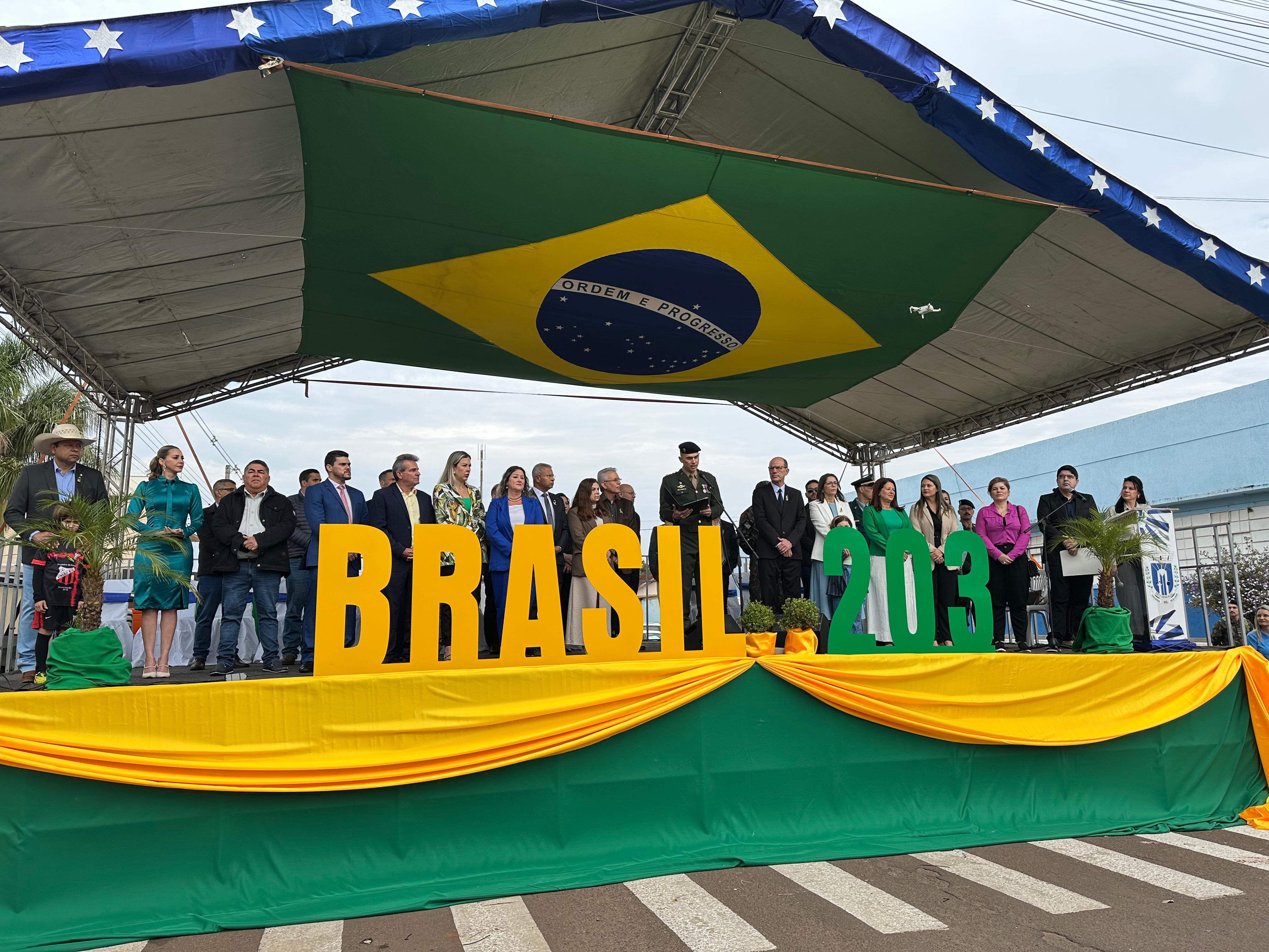 CÂMARA MUNICIPAL DE AMAMBAI DESTACA O DESFILE CÍVICO-MILITAR DE 7 DE SETEMBRO