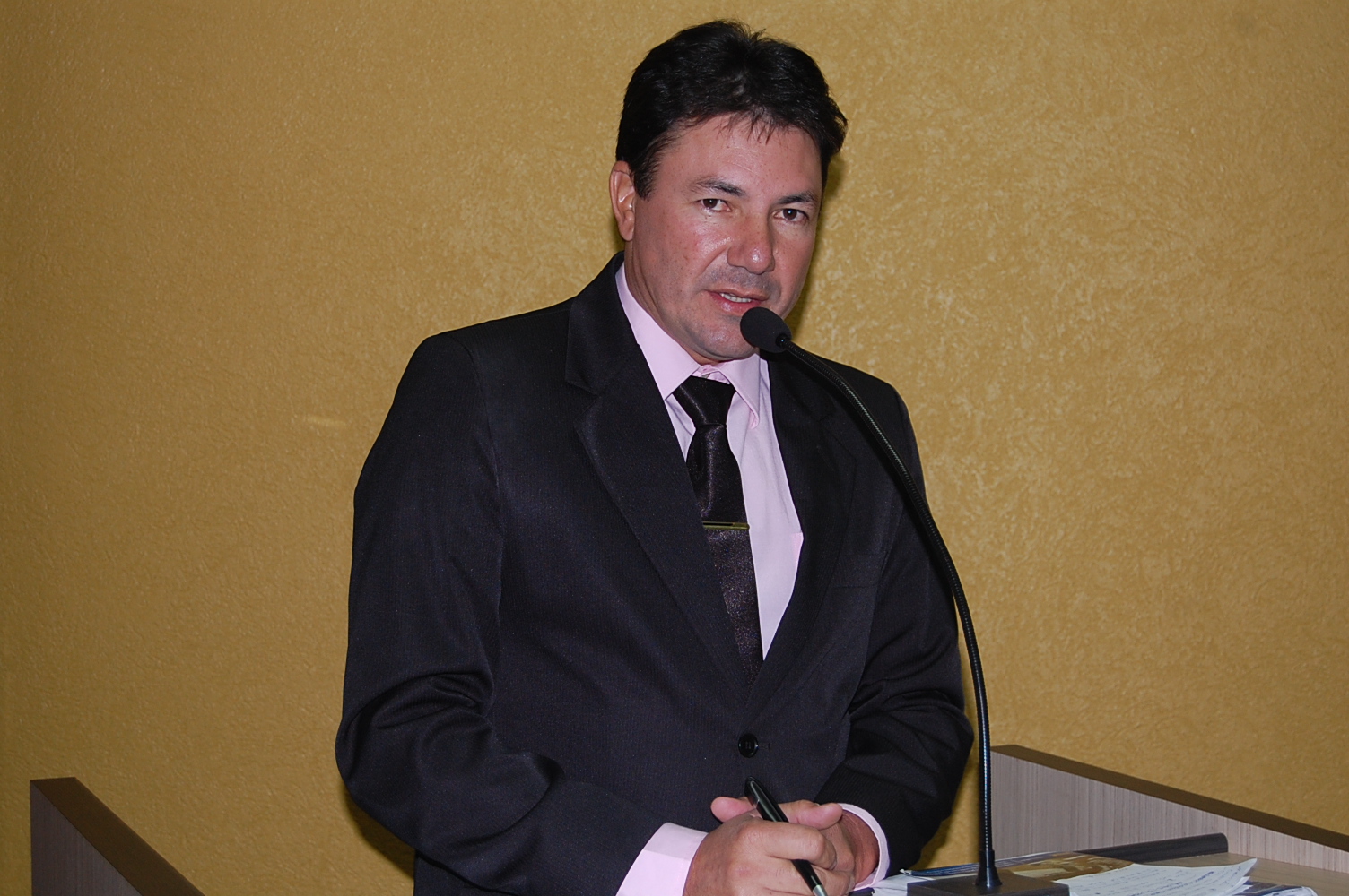 Câmara solicita recursos para asfalto em Amambai