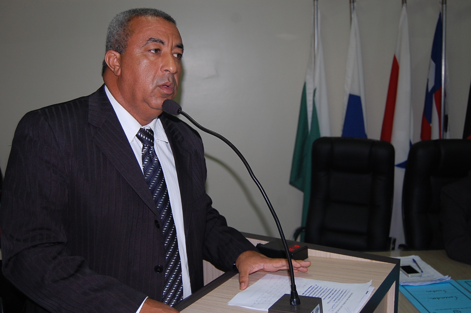 Vereador Carlinhos propõe doação de lotes do Residencial dos Ipês