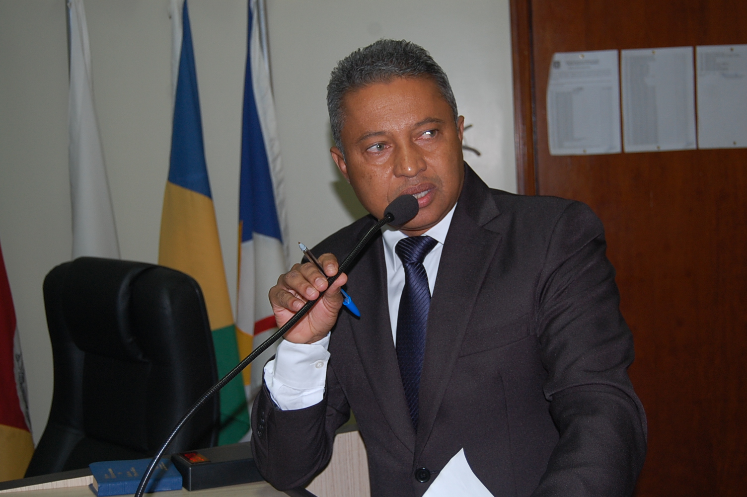 Vereador pede manutenção de bueiros em Amambai