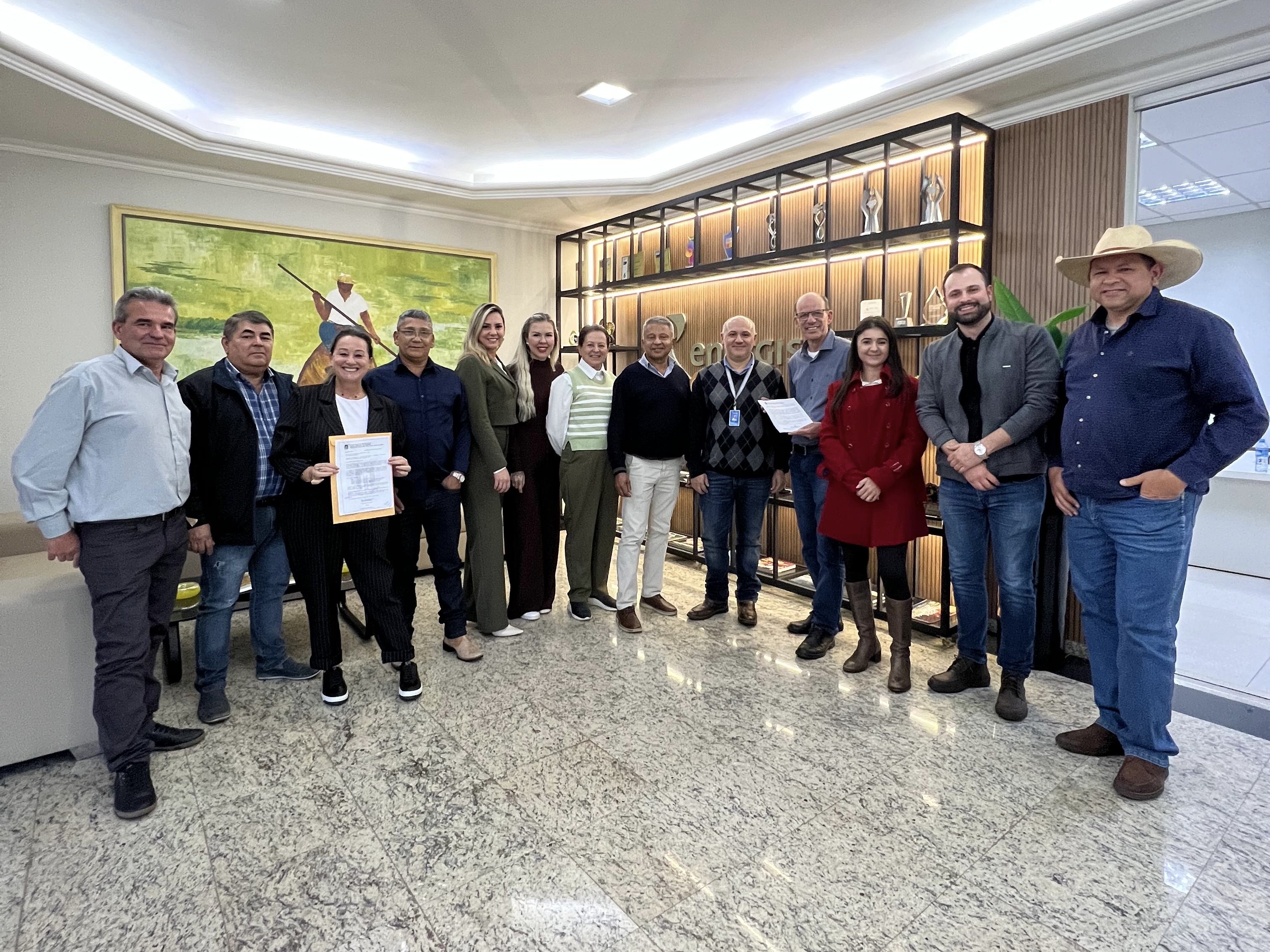 VEREADORES E PREFEITO DE AMAMBAI SE REÚNEM COM A ENERGISA PARA TRATAR DE PROBLEMAS NO FORNECIMENTO DE ENERGIA ELÉTRICA