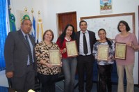 Vereadores homenageiam coordenação da Escola Rachid Saldanha Derzi